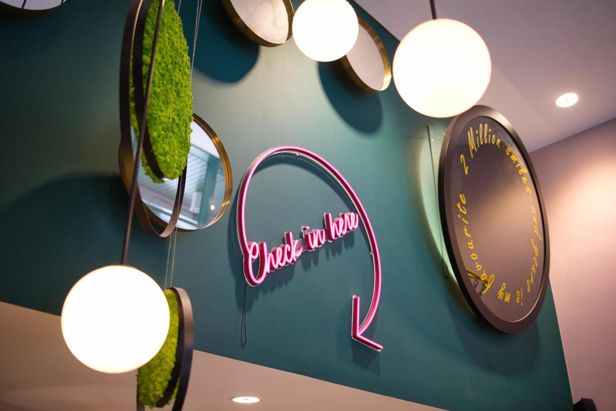 B&B Hotel Brussels Centre Louise ภายนอก รูปภาพ